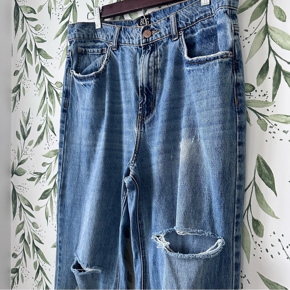 Urban Outfitters BDG Loose Straight Distressed Jeans. Size 31. - Picture 4 of 12